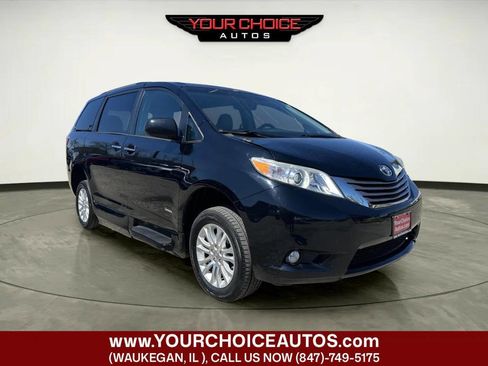 Used 2016 Toyota Sienna XLE image 8