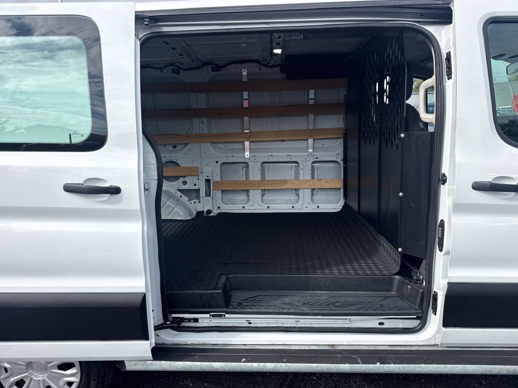 Used 2025 Ford Transit 250 Low Roof w/ Exterior Upgrade Package RWD image 17
