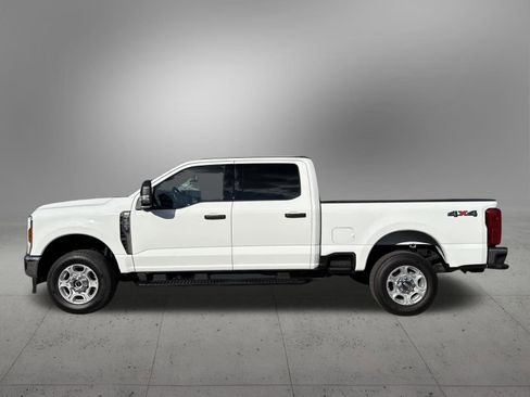 Used 2025 Ford F250 XLT image 2