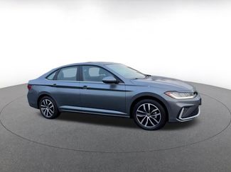 Used 2025 Volkswagen Jetta SE video 2