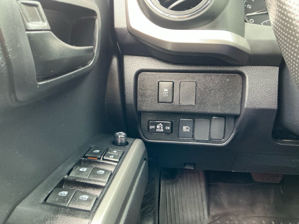 Used 2022 Toyota Tacoma SR5 AWD/4WD image 20