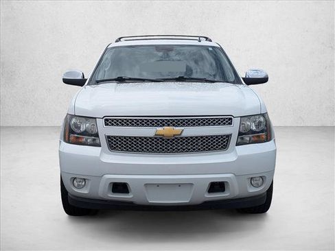 Used 2012 Chevrolet Avalanche LTZ RWD image 2
