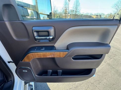 Used 2015 GMC Sierra 2500 SLT w/ Duramax Plus Package image 23