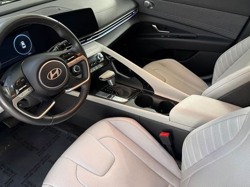 Used 2024 Hyundai Elantra Limited FWD image 4