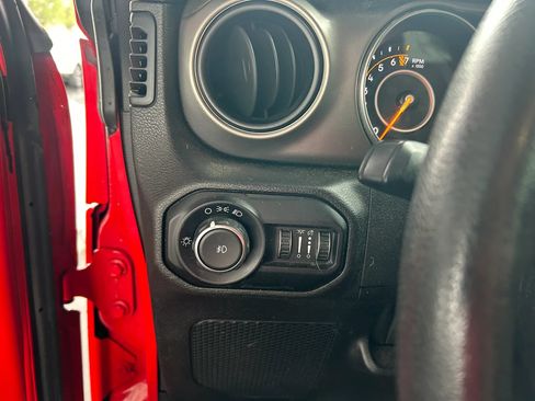 Used 2019 Jeep Wrangler Unlimited Sport AWD/4WD image 11