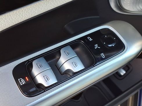 Used 2023 Mercedes-Benz GLC 300 image 12