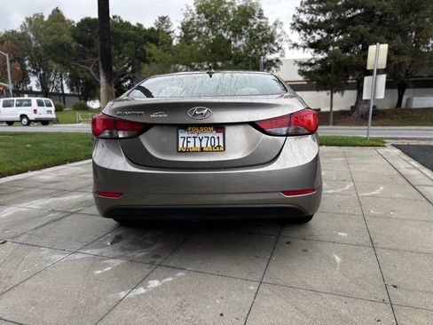Used 2015 Hyundai Elantra SE FWD image 4