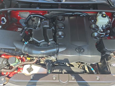 Used 2020 Toyota 4Runner SR5 Premium AWD/4WD image 29
