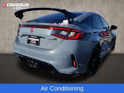 Used 2024 Honda Civic Type R image 9
