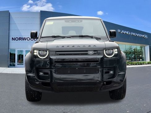 New 2026 Land Rover Defender 110 X-Dynamic SE image 2