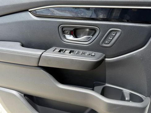 Used 2024 Honda Pilot Touring image 21