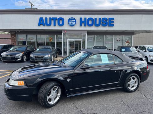 Used 2004 Ford Mustang Convertible RWD image 29