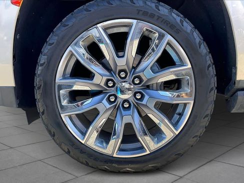 Used 2021 GMC Yukon XL Denali image 10