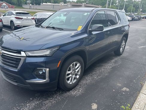 Used 2022 Chevrolet Traverse LS AWD/4WD image 1
