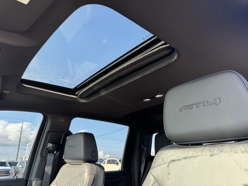 Used 2025 GMC Sierra 2500 AT4 AWD/4WD image 27