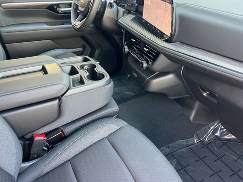 Used 2026 Chevrolet Tahoe 4WD image 22