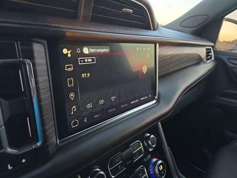 Used 2024 GMC Yukon Denali image 21