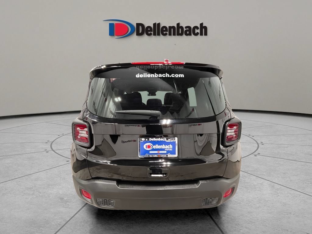 Used 2023 Jeep Renegade Latitude AWD/4WD image 4