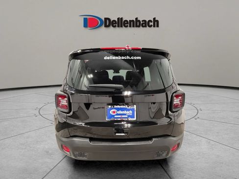 Used 2023 Jeep Renegade Latitude AWD/4WD image 4
