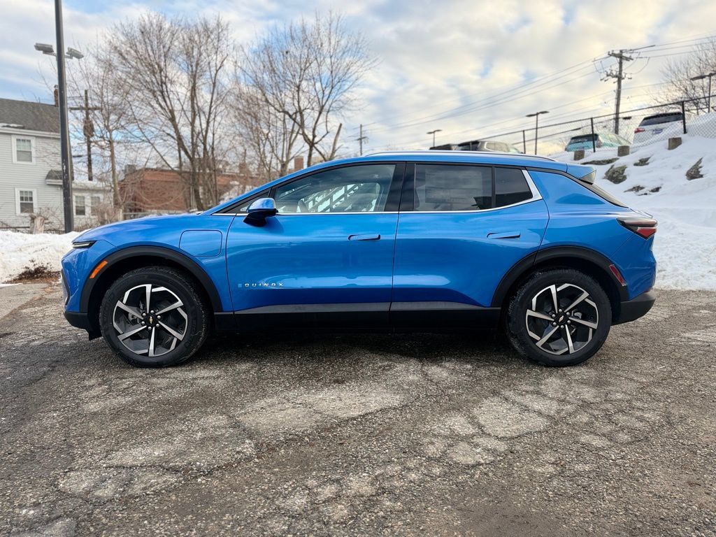 New 2026 Chevrolet Equinox EV LT AWD/4WD image 3