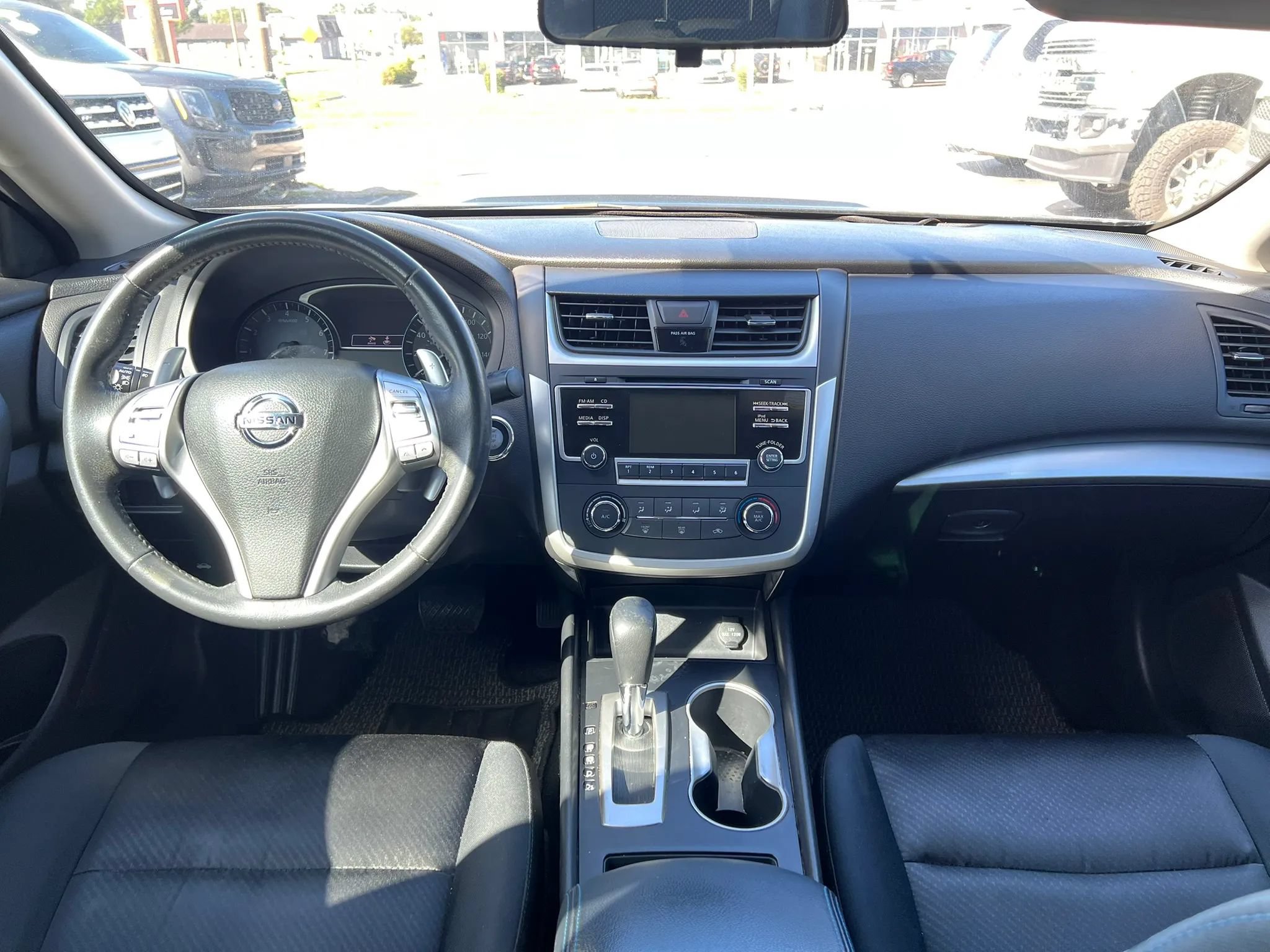 Used 2017 Nissan Altima 2.5 SR FWD image 12
