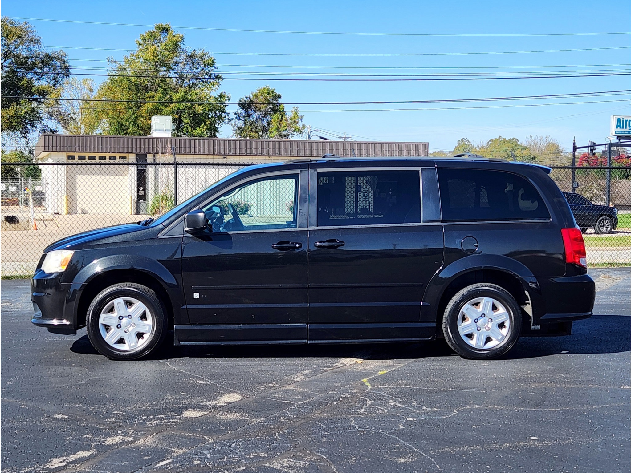 Used 2012 Dodge Grand Caravan SE FWD image 16