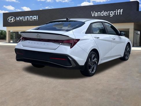 Used 2025 Hyundai Elantra Sport FWD image 14