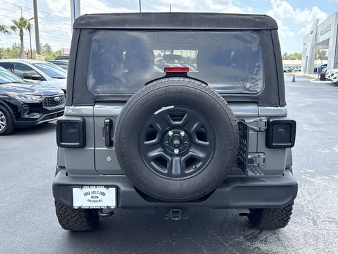 Used 2022 Jeep Wrangler Sport AWD/4WD image 5