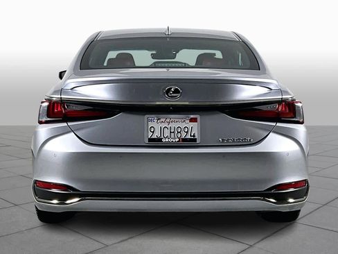 Used 2024 Lexus ES 300h F Sport image 4