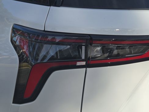 New 2026 Chevrolet Equinox LT w/ Convenience Package II image 17