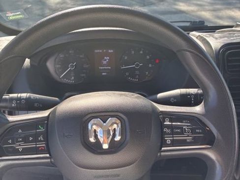 Used 2025 RAM ProMaster 2500 w/ Convenience Group image 25