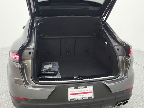 Used 2023 Porsche Cayenne Coupe image 20