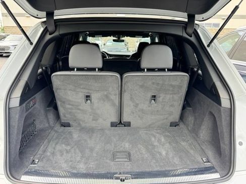 Certified 2025 Audi SQ7 Prestige AWD/4WD image 13
