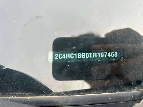 Used 2026 Chrysler Pacifica Select FWD image 19
