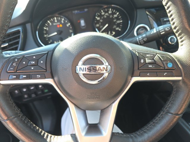 Used 2019 Nissan Rogue SV w/ Sun & Sound Touring Package AWD/4WD image 9
