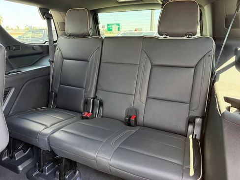 Used 2023 GMC Yukon SLT RWD image 9