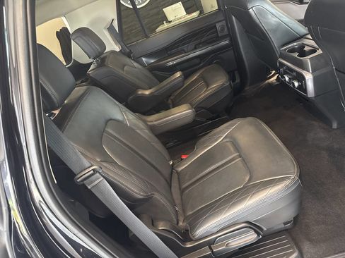 Used 2021 Ford Expedition Platinum image 29