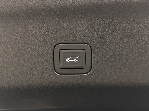 Used 2026 GMC Yukon Denali w/ Sun & Power Step Package image 19