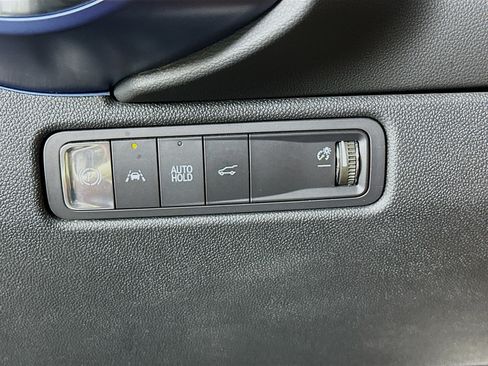Used 2024 Chevrolet Equinox EV LT FWD image 17