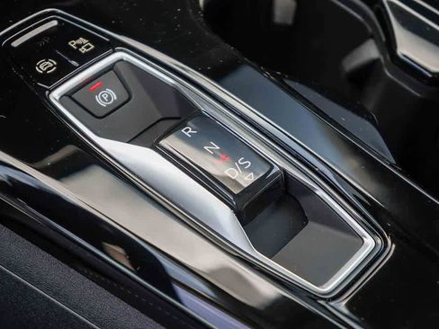 Used 2025 Audi Q5 Premium w/ Premium Plus AWD/4WD image 22