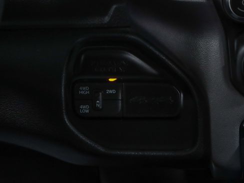 Used 2022 RAM 2500 Big Horn w/ Cold Weather Group image 21