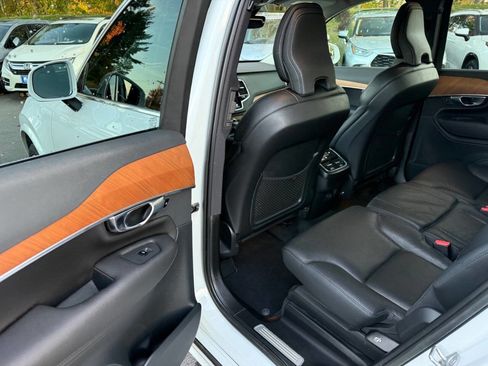 Used 2022 Volvo XC90 T6 Momentum w/ Advanced Package image 22