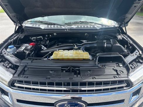Used 2018 Ford F150 XLT w/ Equipment Group 302A Luxury AWD/4WD image 9