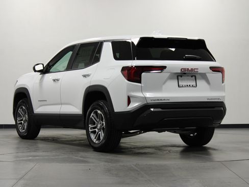 New 2026 GMC Terrain Elevation w/ Technology Package II FWD image 6