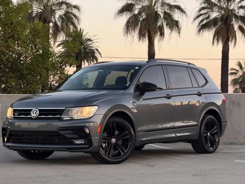 Used 2019 Volkswagen Tiguan SEL Premium R-Line FWD image 2
