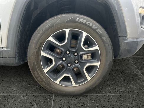 Used 2020 Jeep Compass Trailhawk image 9