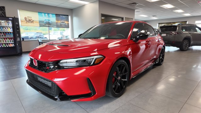 Used 2024 Honda Civic Type R image 3