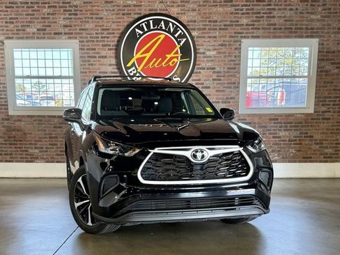 Used 2022 Toyota Highlander L image 1