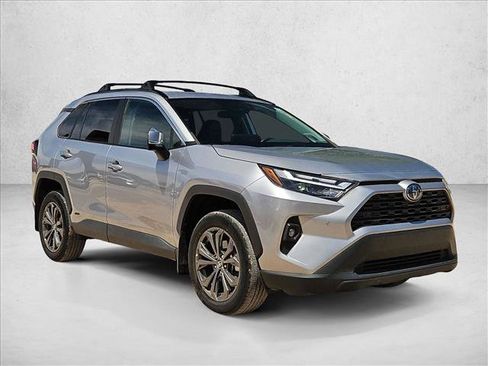 Used 2023 Toyota RAV4 XLE Premium AWD/4WD image 3