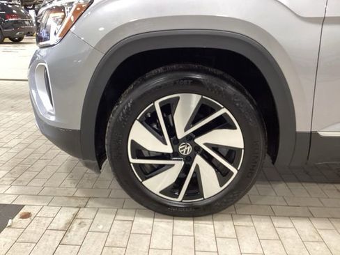 Certified 2025 Volkswagen Atlas SEL image 24